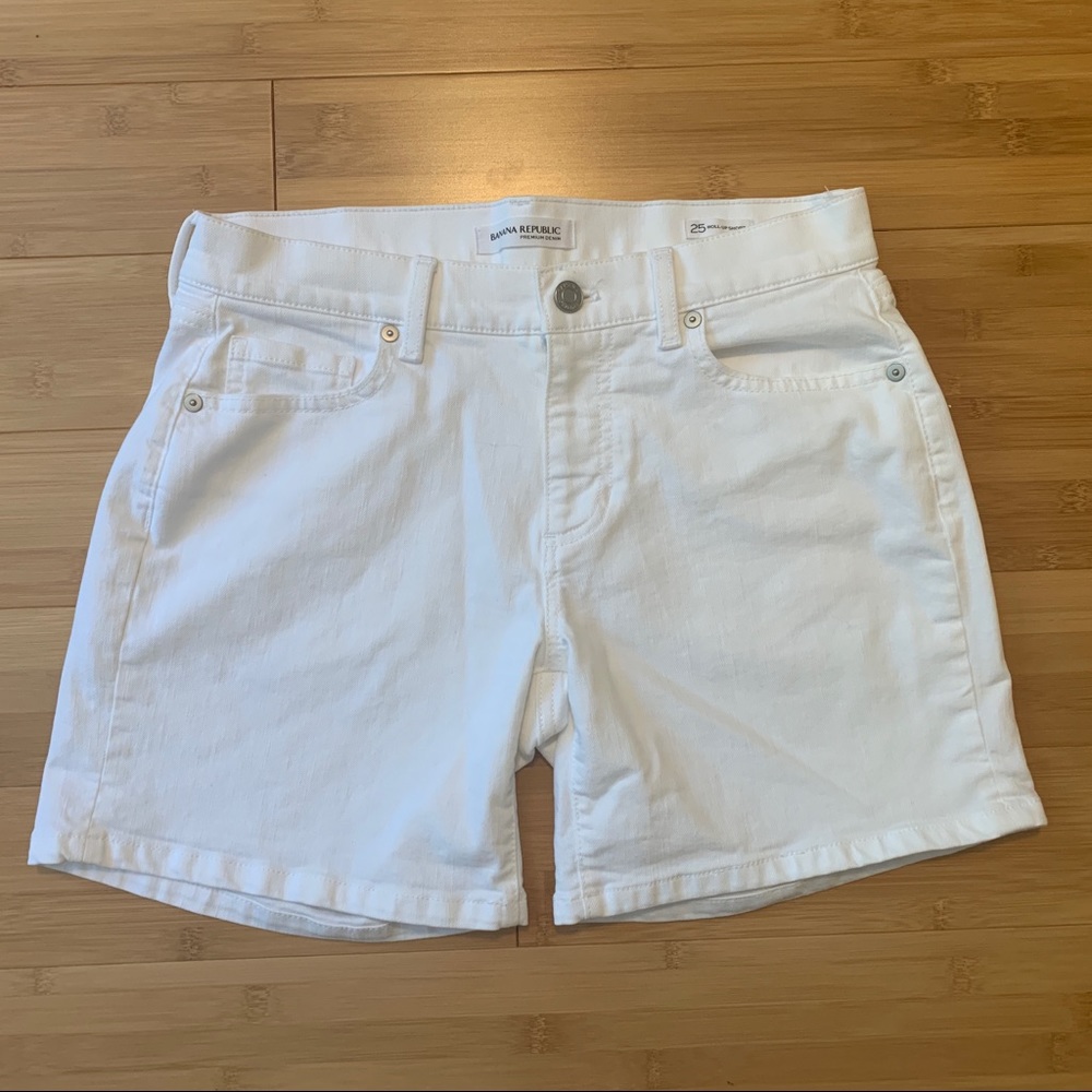 NWOT Banana Republic White Denim Shorts | Size 25